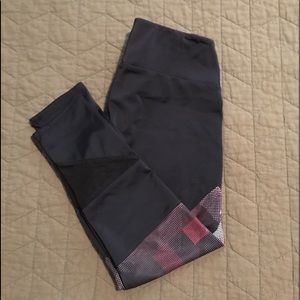 Onzie crop